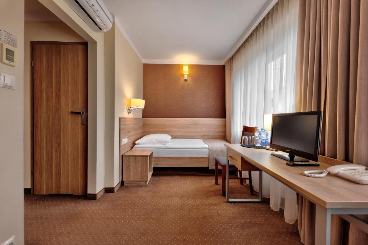 Hotel Leśny Białystok Buitenkant foto